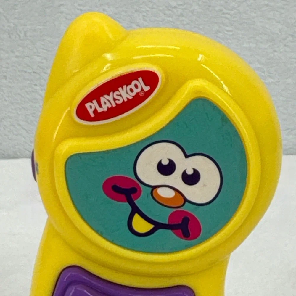 Vintage Playskool Fun Shakin' Phone Interactive Vibrating Ringing Toy Rare 2003